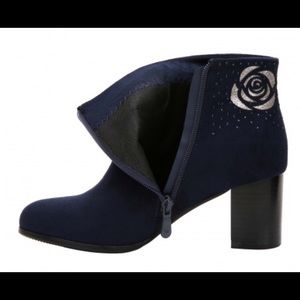 Meet your Posher, Adaeze